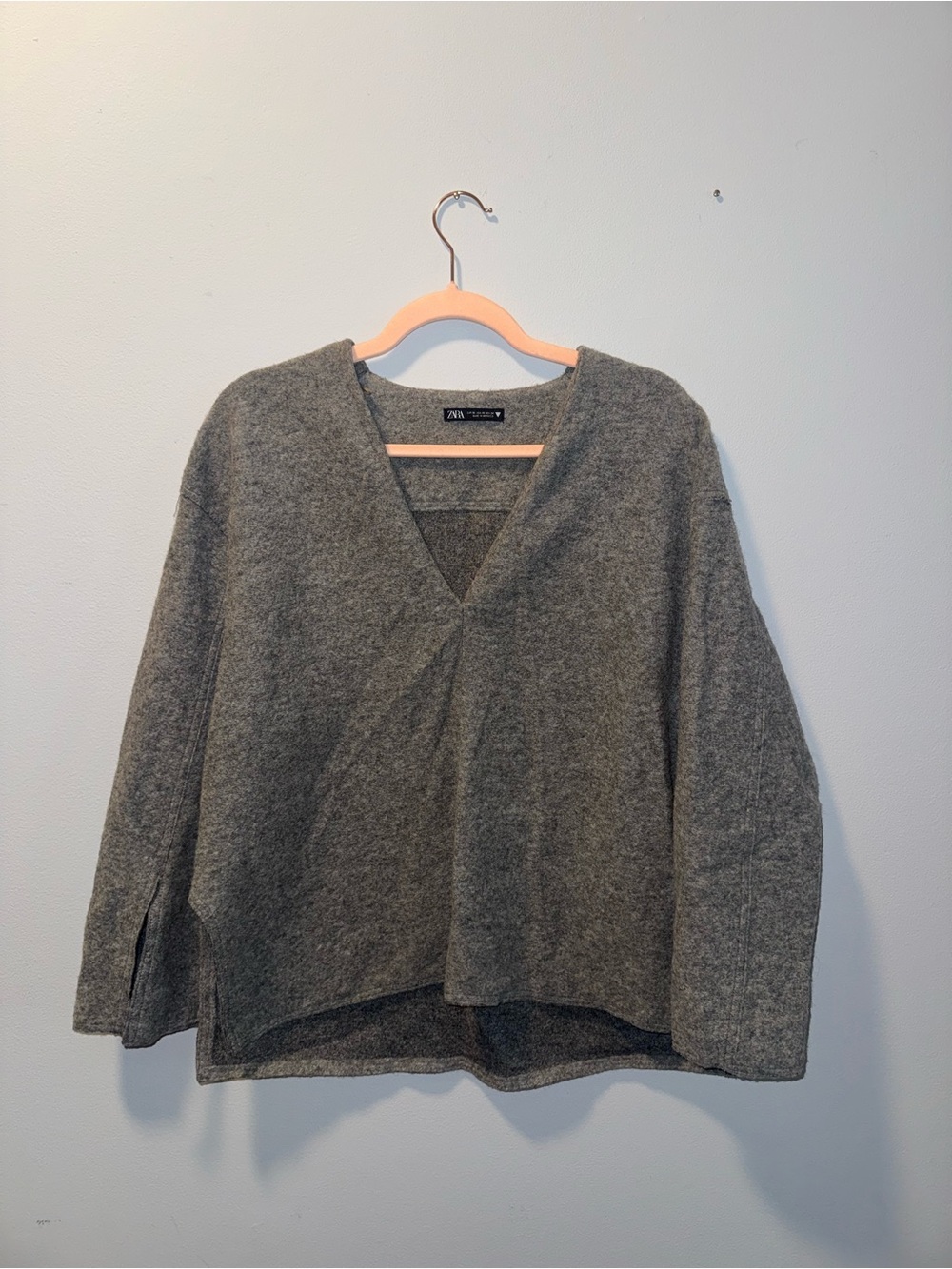 Zara Gray V-Neck Wool Blend Sweater - Size XS (Fits Oversized)